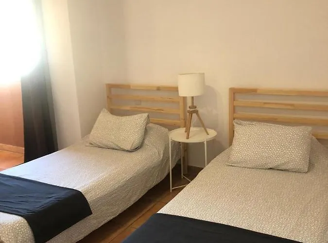 Center * 科拉雷侯